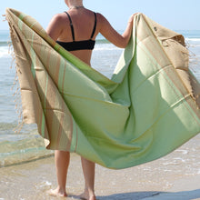 Laden Sie das Bild in den Galerie-Viewer, Hamamtuch Bio-Baumwolle Sand pistaziengrün