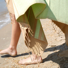 Laden Sie das Bild in den Galerie-Viewer, Hamamtuch Bio-Baumwolle Sand pistaziengrün