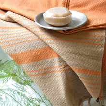 Laden Sie das Bild in den Galerie-Viewer, Hamamtuch Bio-Baumwolle Sand helles Orange