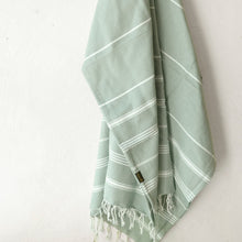 Laden Sie das Bild in den Galerie-Viewer, Hamamtuch Bio-Baumwolle &quot;Fouta Hammam&quot; hellgrün