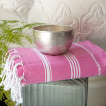 Laden Sie das Bild in den Galerie-Viewer, Hamamtuch Bio-Baumwolle &quot;Fouta Hammam&quot; pink