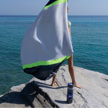 Laden Sie das Bild in den Galerie-Viewer, Hamamtuch Neon schwarz aus recycelter Baumwolle