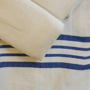 Hamamtuch Leyla handgewebt und vorgewaschen - weiß mit blauen Streifen - Hamamista