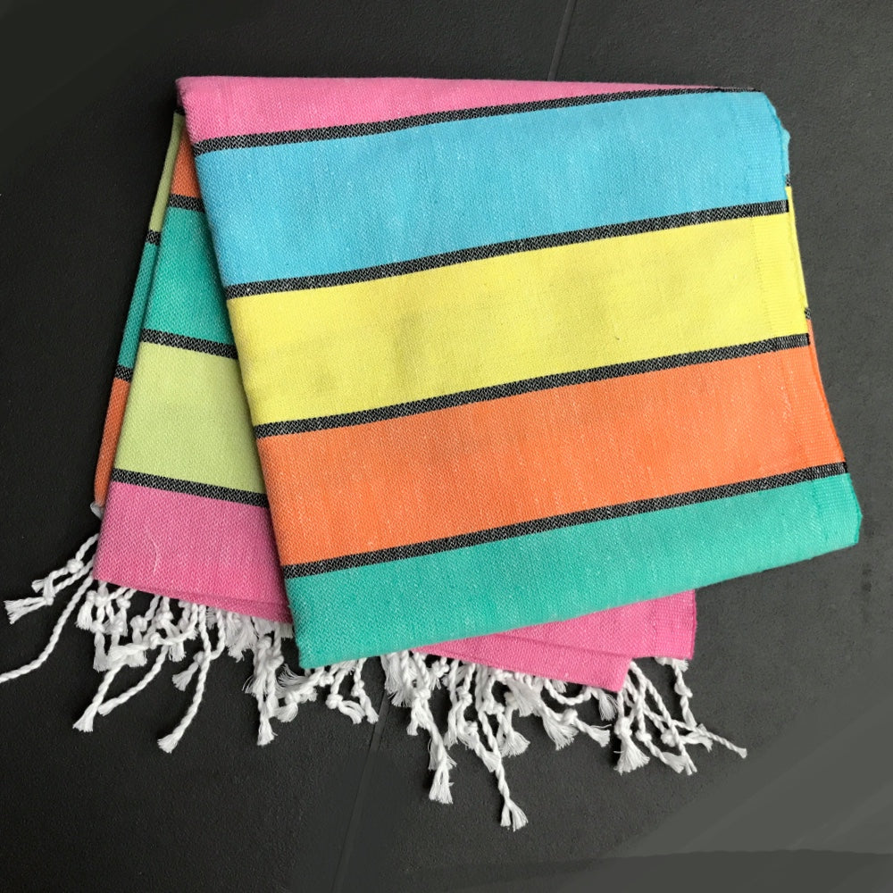 Hamamtuch Regenbogen mit schwarzen Streifen