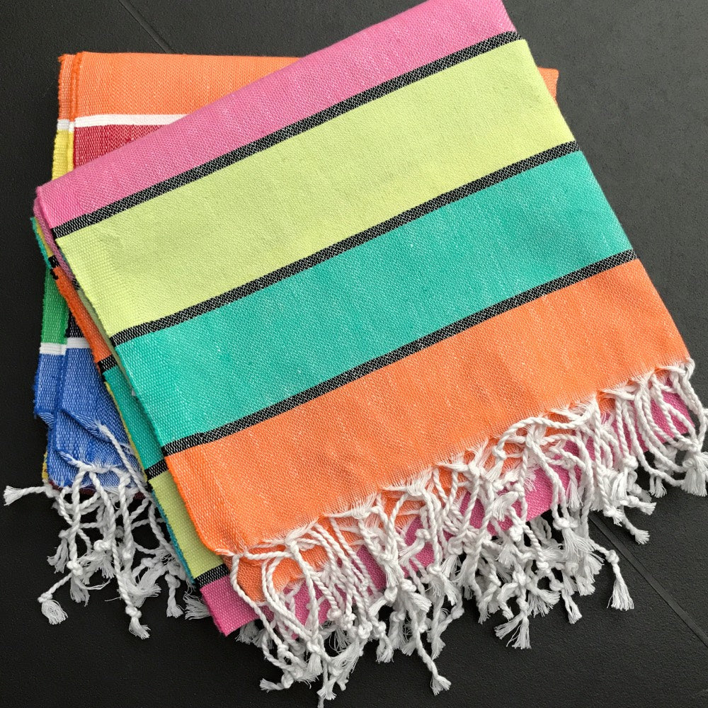 Hamamtuch Sara Regenbogen mit schwarzen Streifen