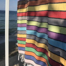 Laden Sie das Bild in den Galerie-Viewer, Hamamtuch Regenbogen mit schwarzen Streifen - Hamamista