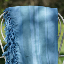 Laden Sie das Bild in den Galerie-Viewer, Hamamtuch Bio-Baumwolle Karawan GOTS-zertifiziert, Fairtrade Hamamtuch/Fouta Bio-Baumwolle Garden Hellblau von Der kleine Bazar